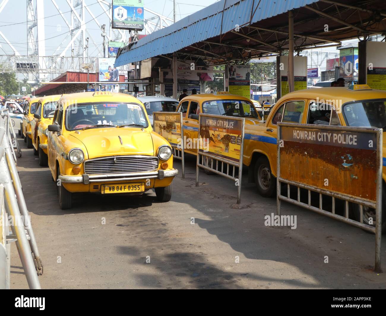 Bengala Occidentale 2019. Hindustan taxi rango Howrah City. Foto Stock