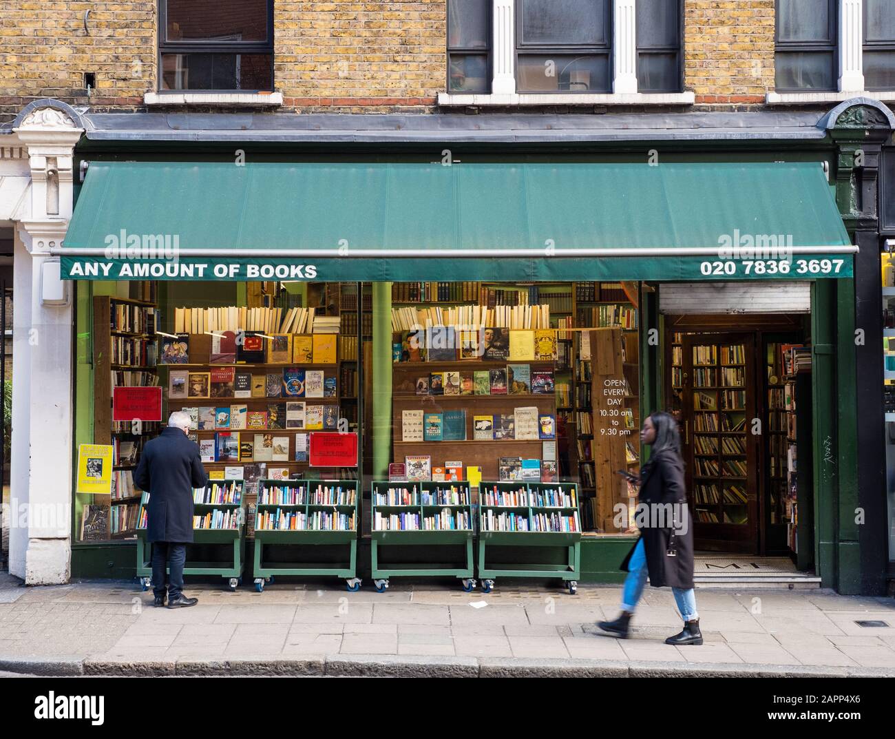 Qualsiasi Quantità di libri, Charing Cross Road, Londra, Inghilterra, Regno Unito, GB. Foto Stock