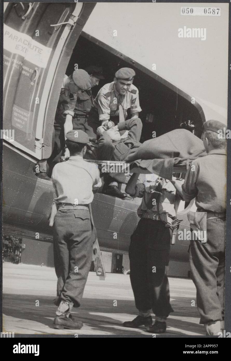 Trasporti, traffico aereo, feriti, militari, Gutersloh, B.R.D., Munster Data: 17 settembre 1952 Località: B.R.D., Germania, Munster Parole Chiave: Feriti, militari, aerei da traffico, trasporto Nome personale: Gutersloh Foto Stock