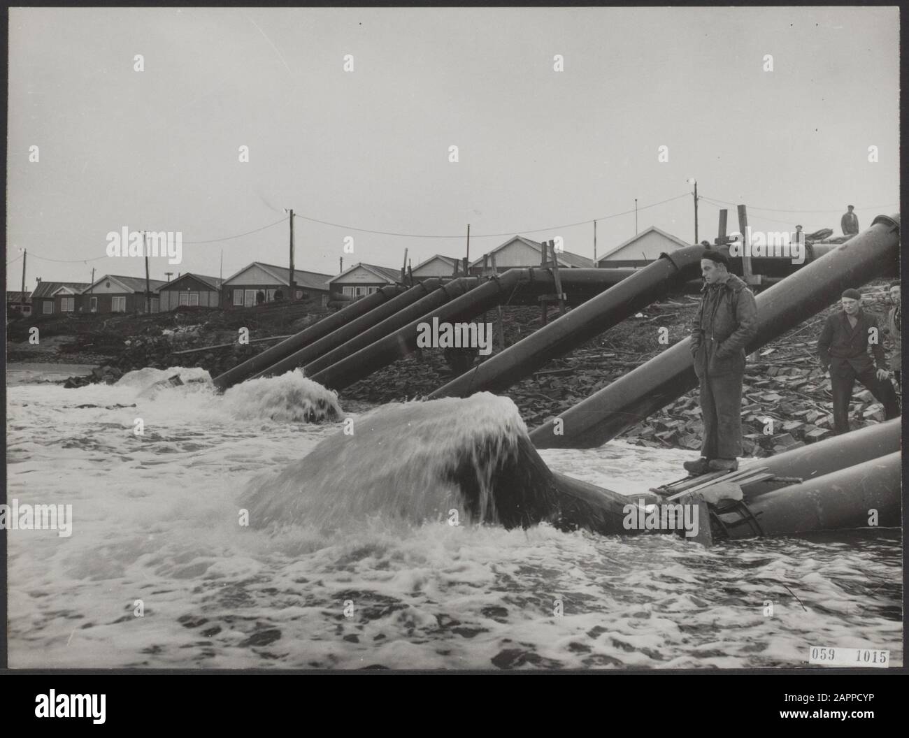 Watersnood 1953. Data: 3 dicembre 1953 luogo: Schouwen-Duiveland, Zeeland Parole Chiave: Inondazioni, oleodotti, pompe, alluvione Nome utente: Vierbannenpolder Foto Stock