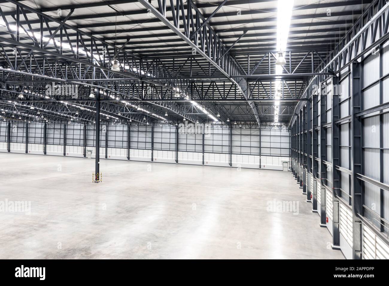 Interno del magazzino vuoto Foto Stock