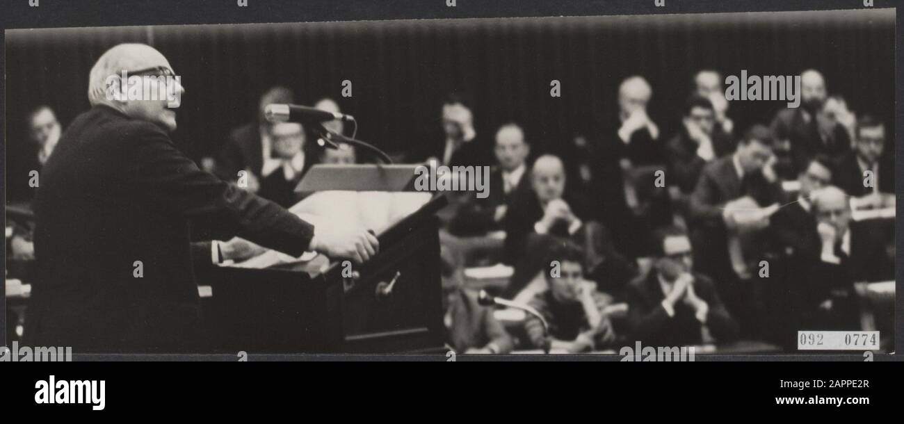 Politica del governo, parlamentari, Seconda Camera Data: 29 febbraio 1968 Località: L'Aia, Sud-Olanda Parole Chiave: MPS, politica del governo, Seconda Camera Nome personale: Uyl, Joop den : Nijs, Jac. De/Anefo Foto Stock
