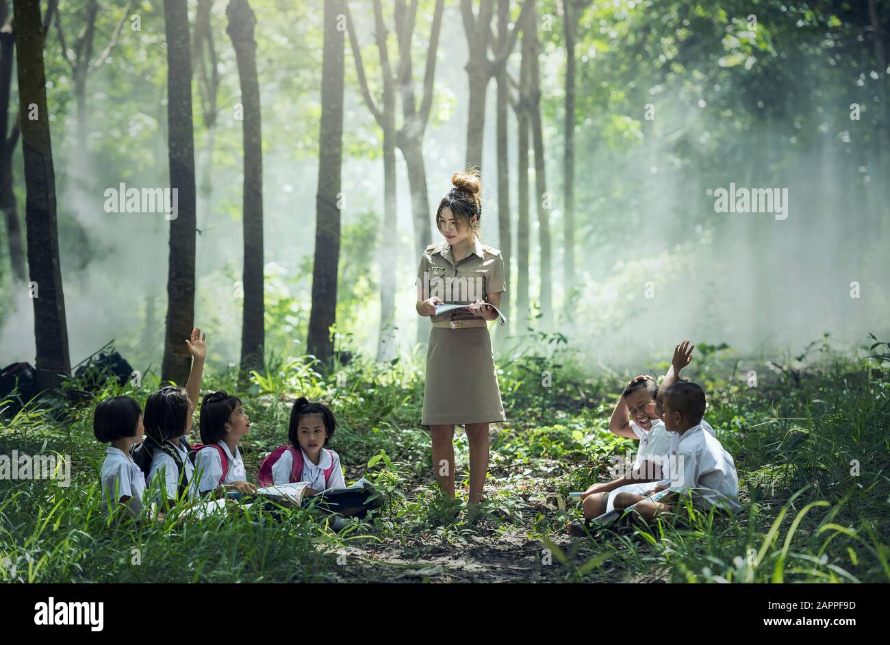 Provincia di Chiang mai, THAILANDIA - 30 settembre: Studenti di apprendimento e insegnamento Nelle zone rurali di Chiang mai, 30 settembre 2016. Foto Stock