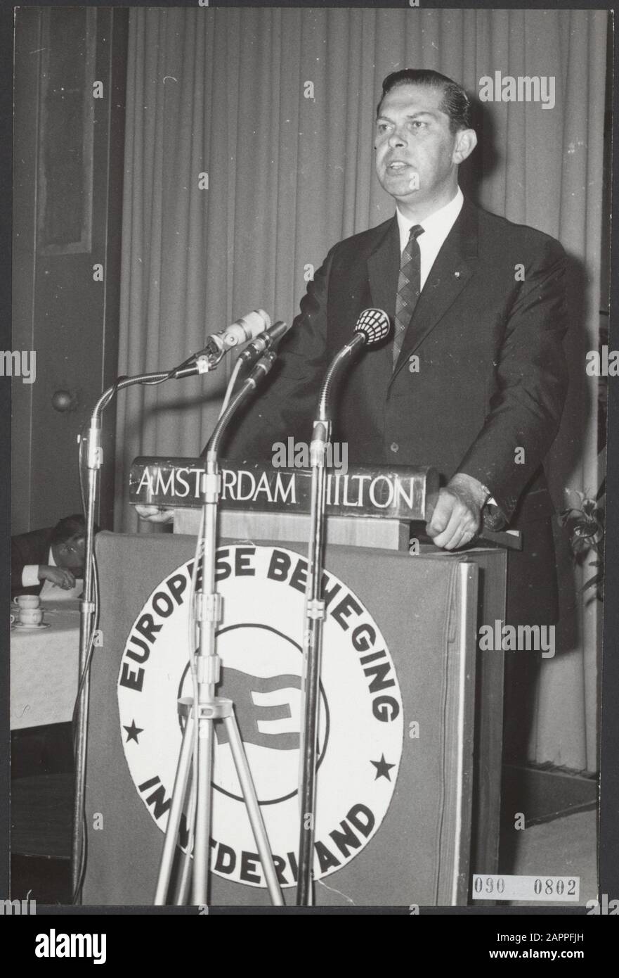 Vice primo Ministro Biesheuvel ha parlato per il congresso annuale Del Movimento europeo all'Hilton Hotel di Amsterdam Data: 13 giugno 1965 luogo: Amsterdam Parole Chiave: Ministri, discorsi Nome personale: Biesheuvel, Barend Foto Stock