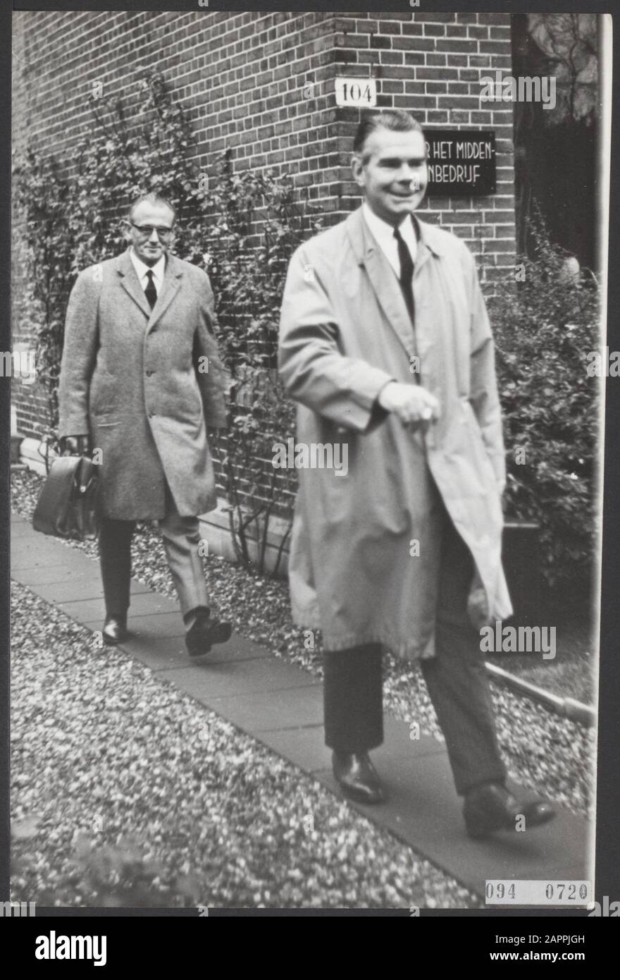 Ordine aperto di radio e televisione Data: 24 novembre 1964 luogo: L'Aia, Zuid-Holland Parole Chiave: Emittenti, riunioni Nome personale: Coebergh s c, raw p a de Foto Stock