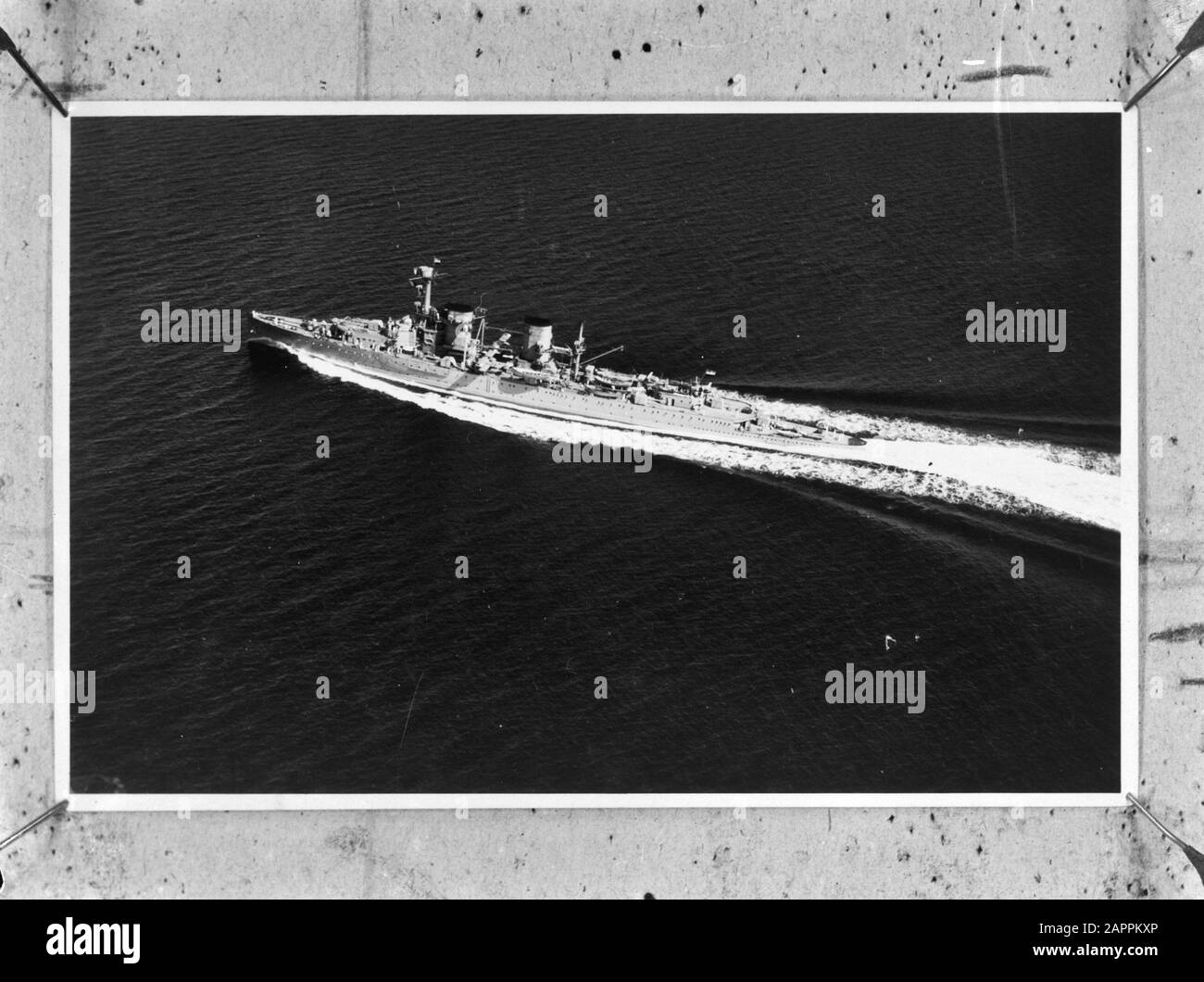 Scatto aereo. Sig. Hr. Sig.Ra Dan. Sumatra Data: 1940-1945 Luogo: Indonesia, Indie Orientali Olandesi Parole Chiave: Navy, Navi Da Guerra, Seconda Guerra Mondiale Foto Stock