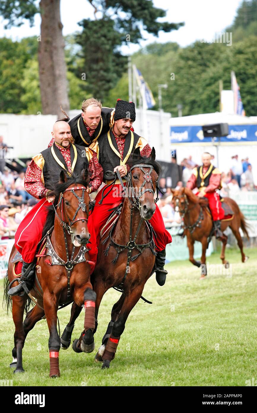 Llanelwedd, Galles, Royal Welsh Show, Luglio 2012. Giro dei cosacchi ucraini nel circuito principale al Royal Welsh Show ©PRWPhotography Foto Stock