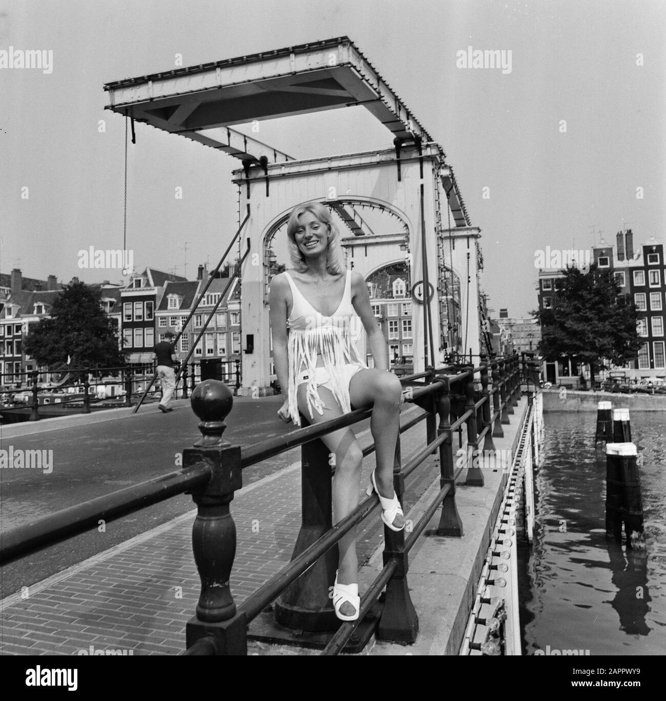 Platform van Schiphol-Railway Data: 27 agosto 1973 Foto Stock Platform van Schiphol-Railway Data: 27 agosto 1973 Foto Stock