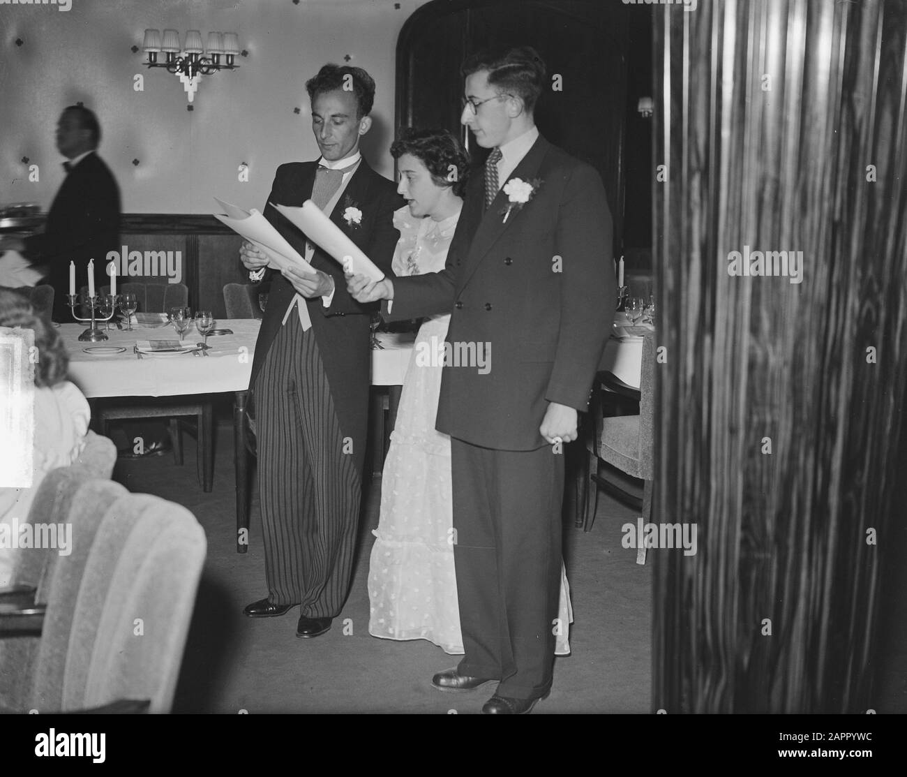 Matrimonio Il Signor Behrens Atlantic? Data: 26 luglio 1949 Parole Chiave: Matrimoni Nome personale: Atlantic, MR. Behrens Foto Stock