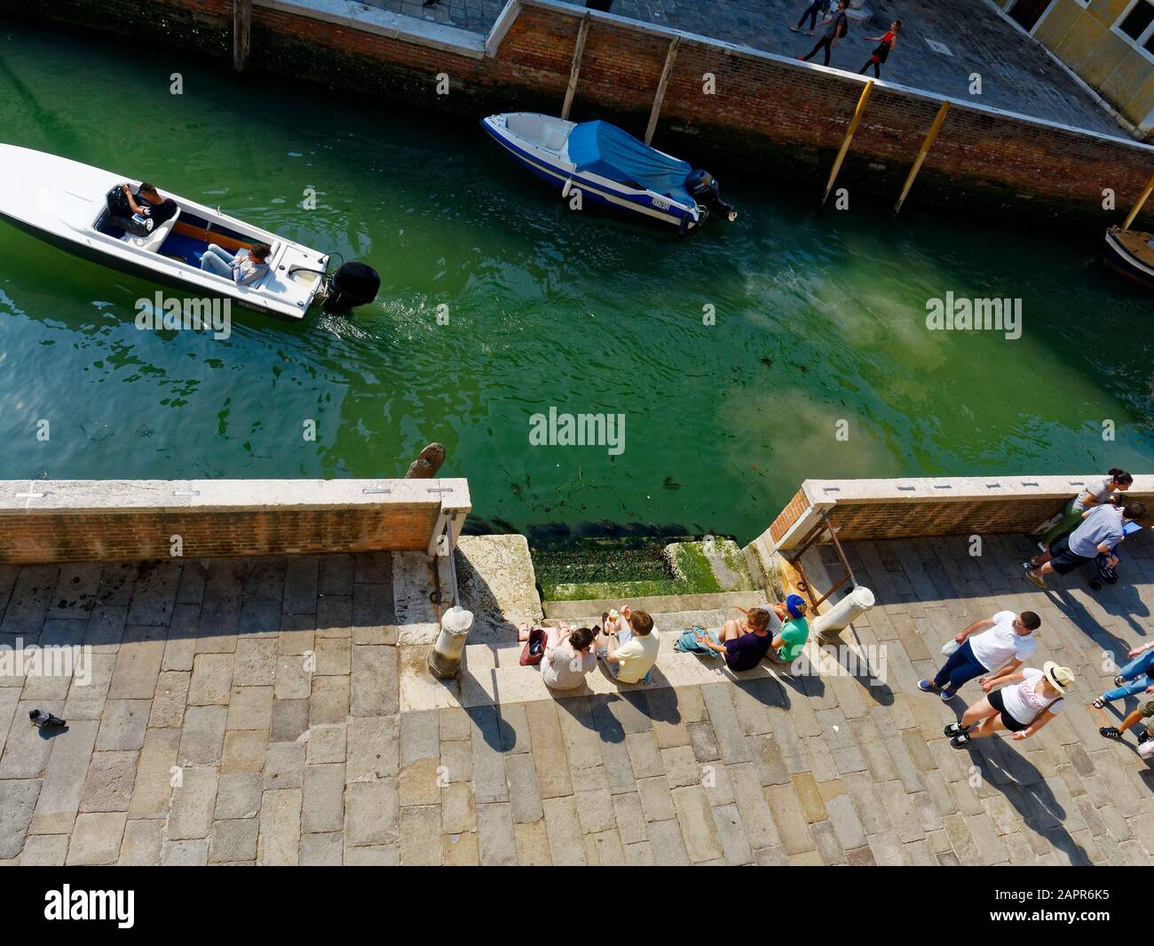 Street food, ristoranti turistici sul canale, Venezia, Veneto, Italia Foto Stock