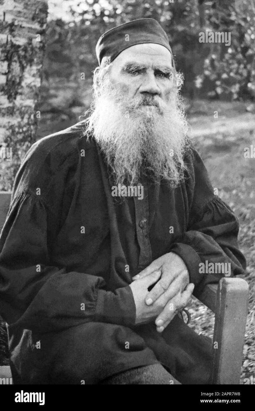 Leone Tolstoy (conte Lev Nikolayevich Tolstoy), famoso scrittore russo noto per opere come Guerra e Pace, Anna Karenina, e La Morte di Ivan Ilyich. (Foto: 1897) Foto Stock