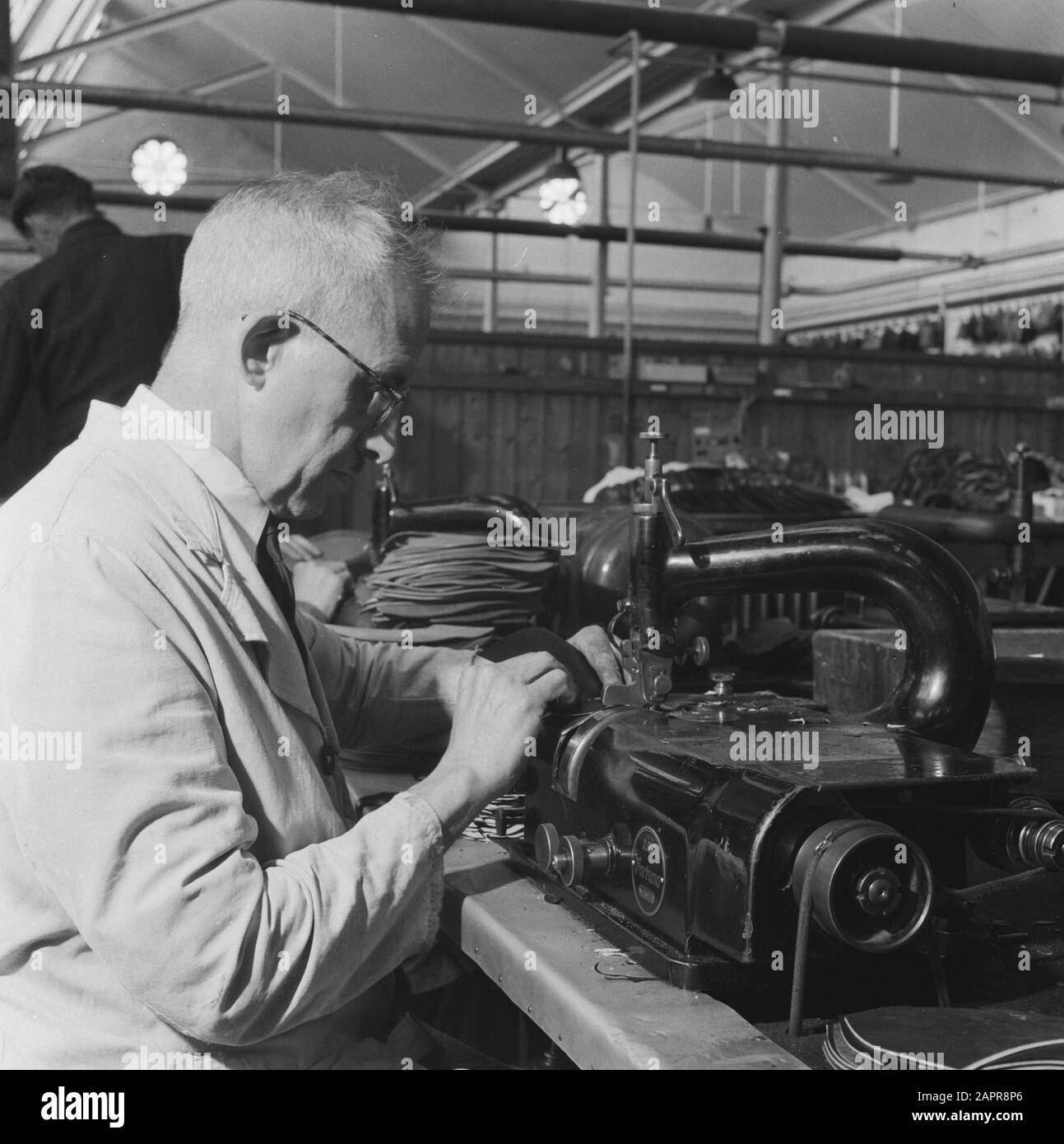 Cuoio e tessile Data di fabbricazione: 1945 Parole Chiave: Industria, seconda guerra mondiale Foto Stock