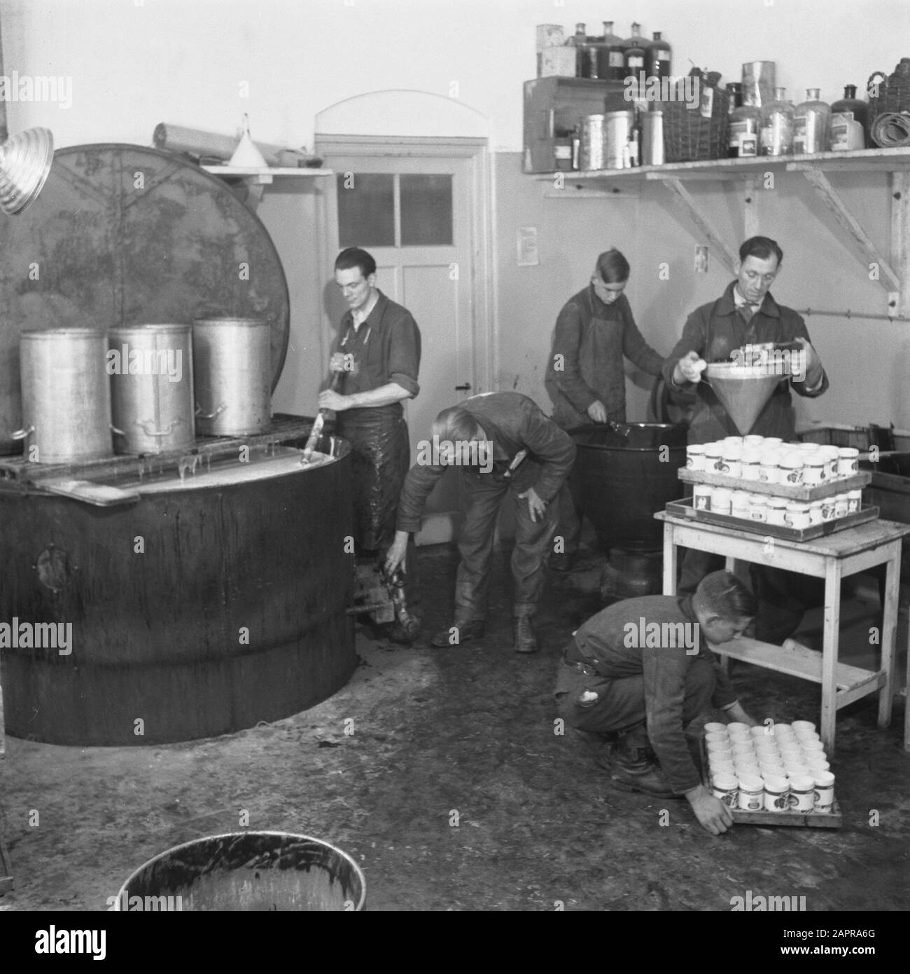Food Factory Limco Data: 17 Aprile 1946 Nome Istituto: Limco Foto Stock