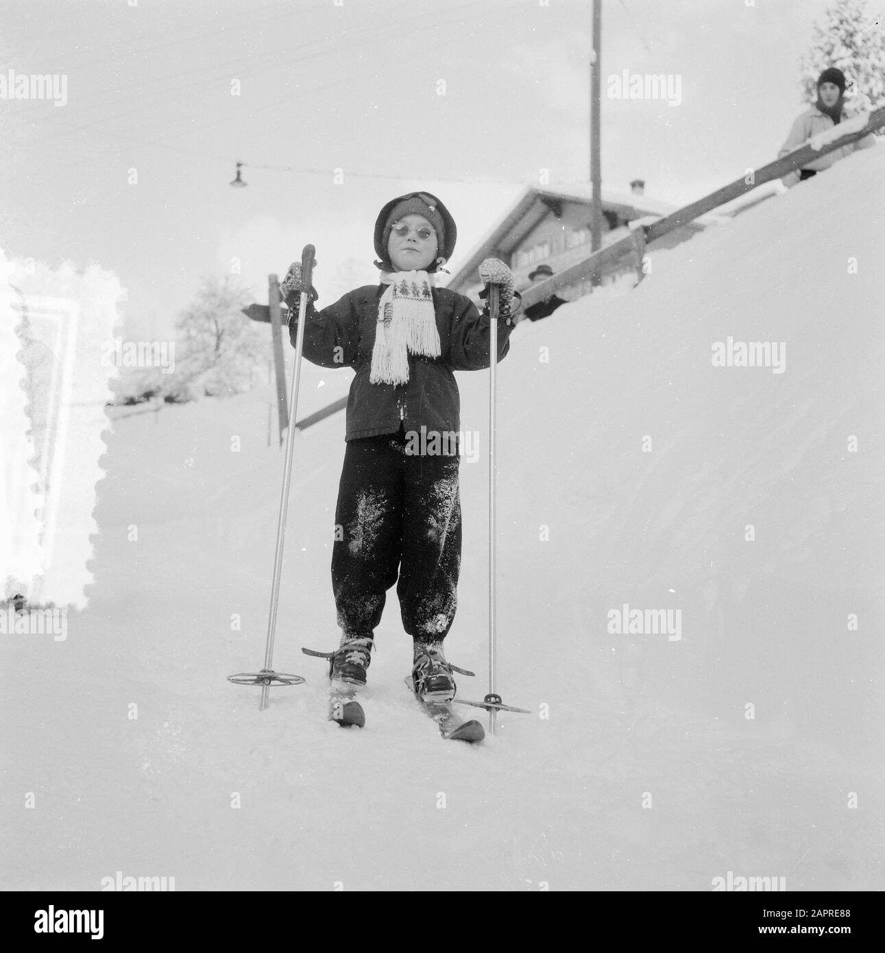 Visita reale a Grindelwald (Marijke op se skis) Data: 31 dicembre 1953 luogo: Grindelwald Parole Chiave: Principesse, skien Nome personale: MARAKE Foto Stock