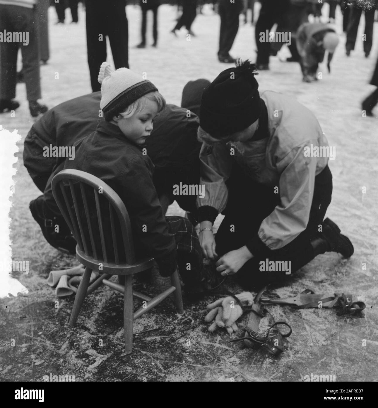 Apertura pista di pattinaggio Sintelbaan Amsterdam Data: 7 Gennaio 1955 Località: Amsterdam, Noord-Holland Parole Chiave: Aperture, Ice rinks Nome dell'istituto: Sintelbaan Foto Stock
