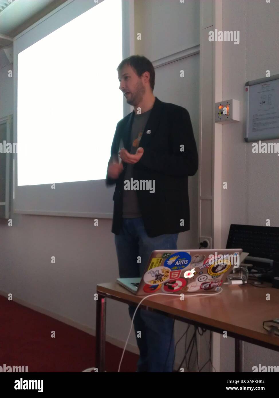 Seminario introduttivo su Wikipedia/media per i dipendenti della Biblioteca Nazionale e degli Archivi nazionali dei Paesi Bassi il 28-10-2013; Foto Stock