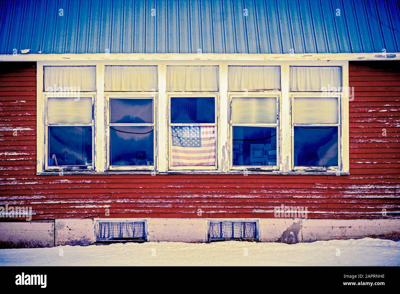 Vecchia casa di scuola su Love Grove Road vicino al lago di Trout in SU del Michigan, Stati Uniti Foto Stock