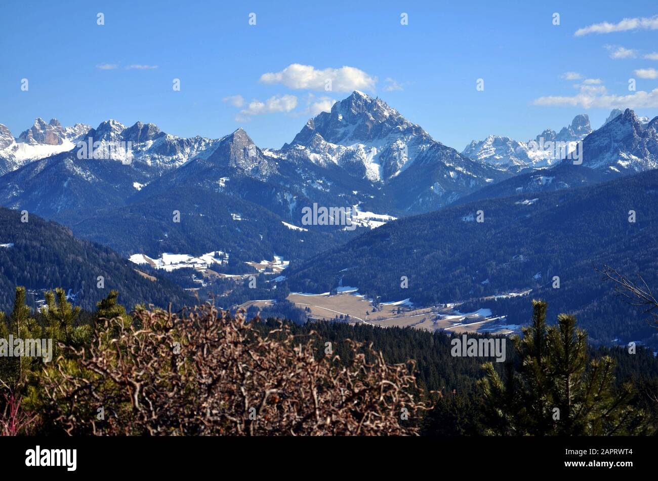 Vista panoramica della vetta Vallandro e delle alture nelle vicinanze Foto Stock