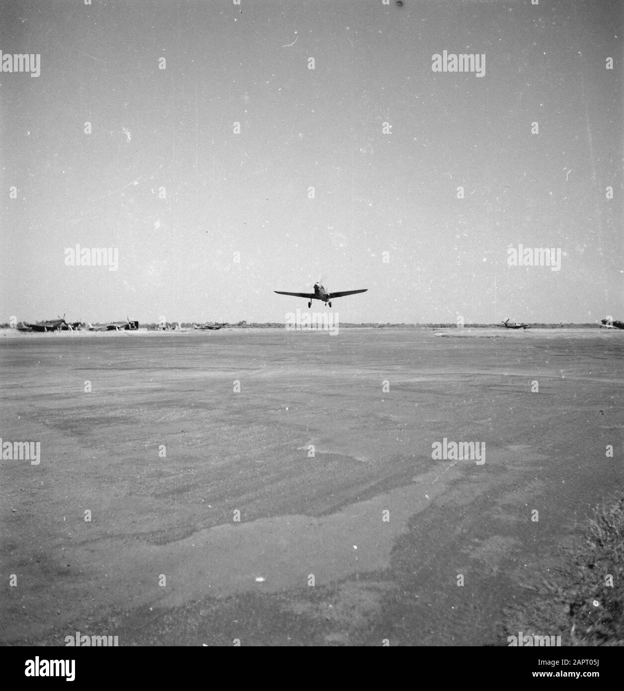 Rep. Aeroporti M.L. (Banjoemas, Semarang) a P40 Curtiss Kittyhawk sorge il: Agosto 1947 Località: Indonesia, Indie Orientali Olandesi Foto Stock