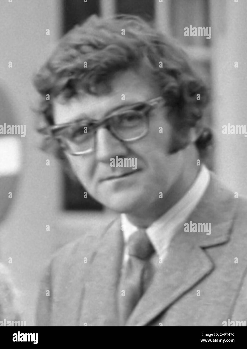 TV-regisseur Kevin Billington en echtgenote Lady Rachel in binnenstad van Amsterdam (regisseur film Interlude) 12 novembre 1968 Foto Stock