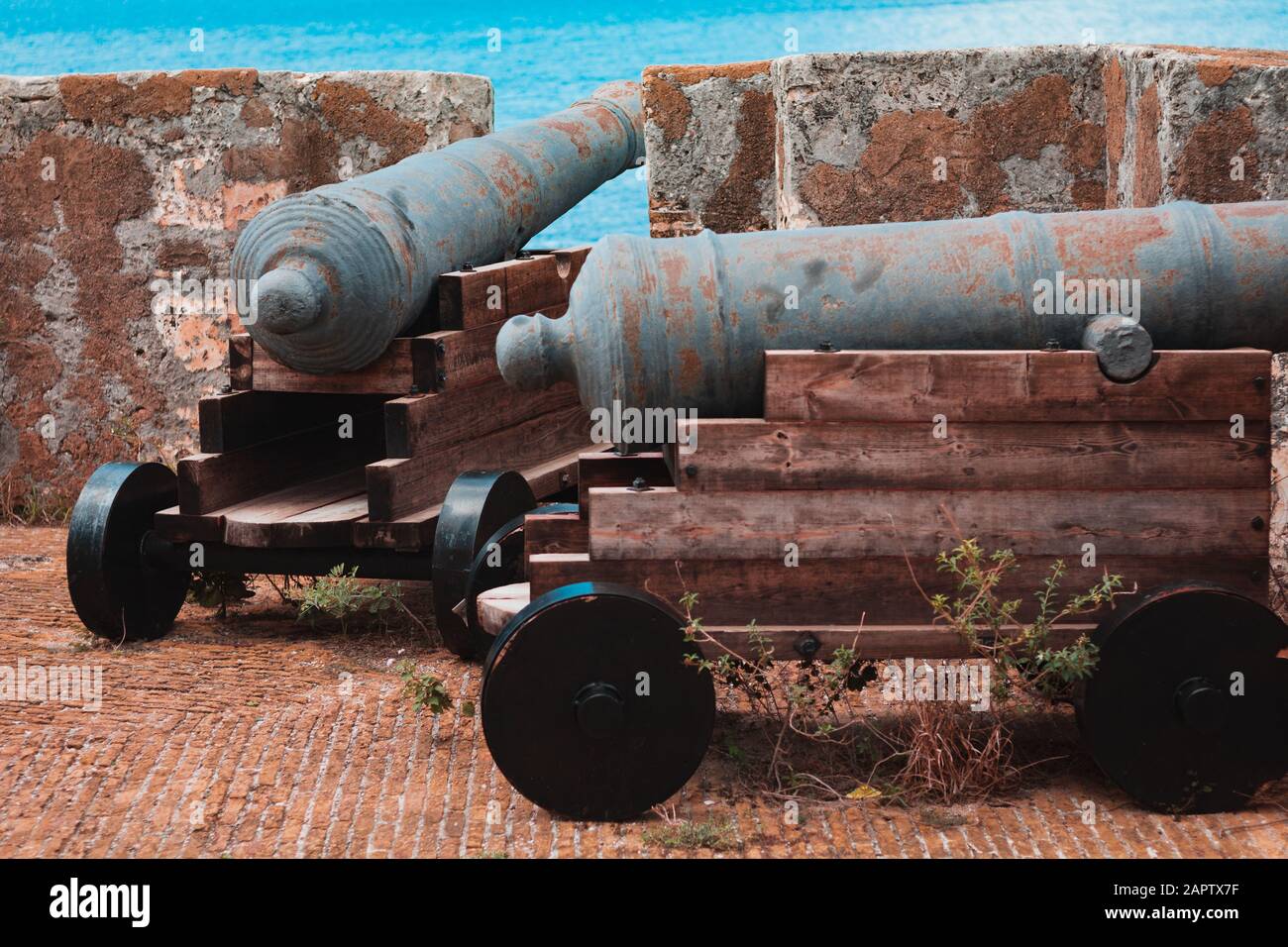 Fort Beekenburg A Curacao. Antichi cannoni d'epoca che arrugginiscono nel forte. Foto Stock