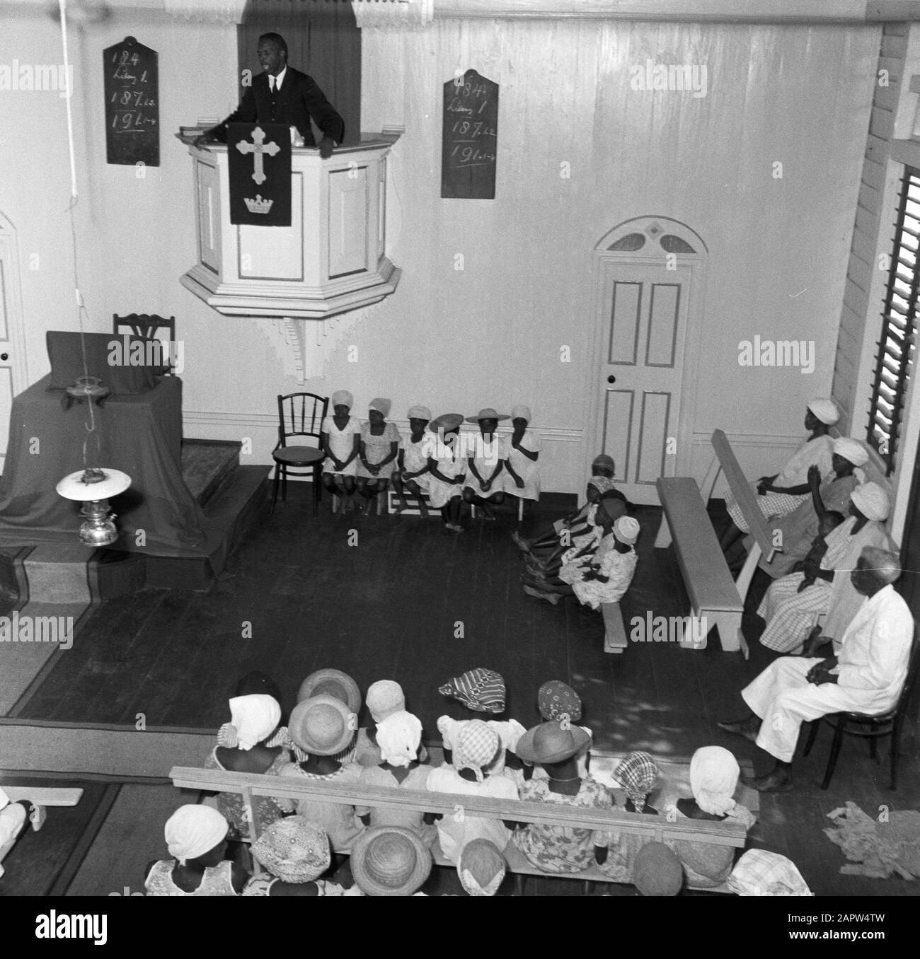 Viaggio in Suriname e Antille Olandesi Chiesa Servizio Data: 1947 luogo: Suriname Parole Chiave: Chiese Foto Stock