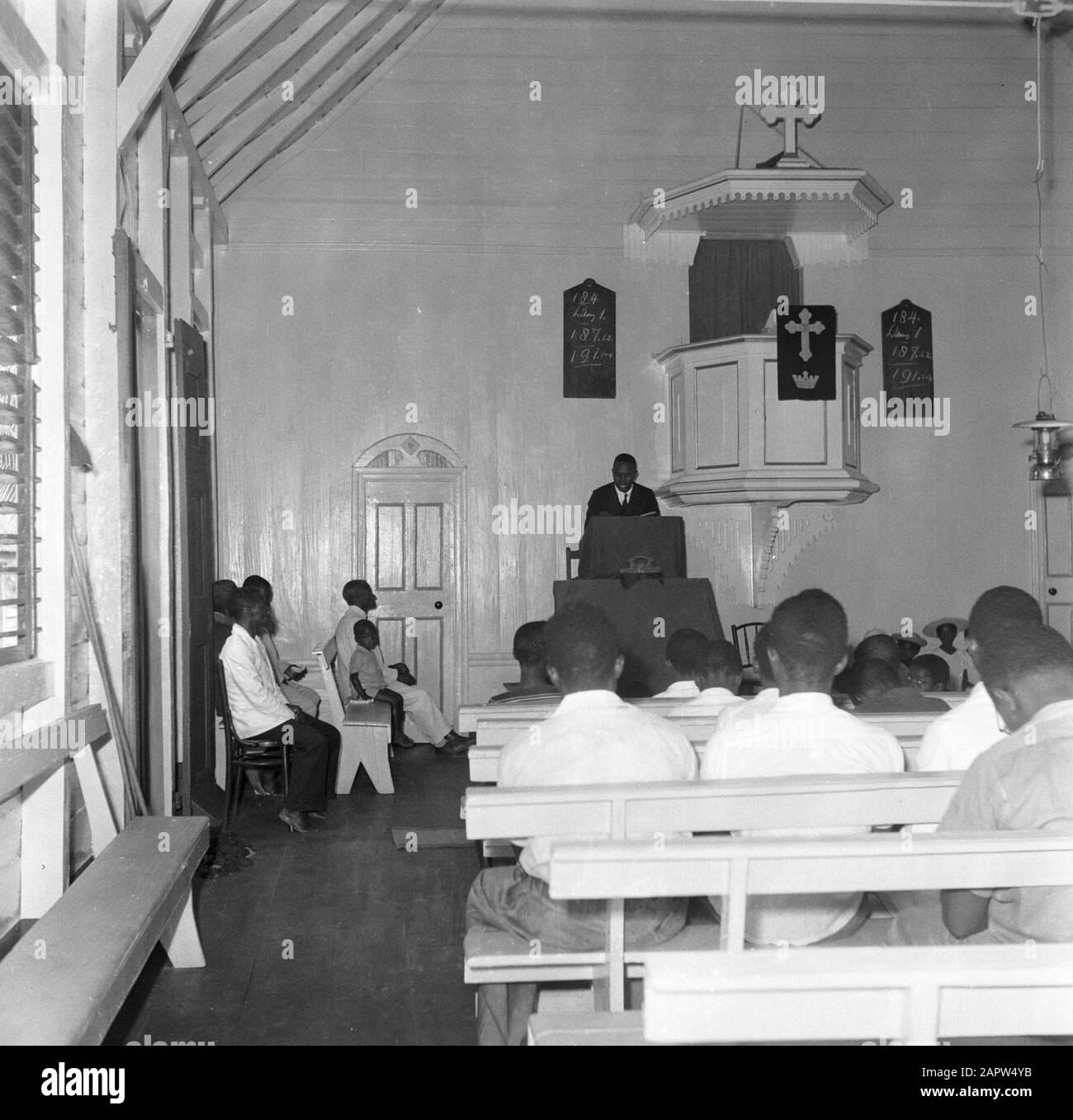 Viaggio in Suriname e Antille Olandesi Chiesa Servizio Data: 1947 luogo: Suriname Parole Chiave: Chiese Foto Stock