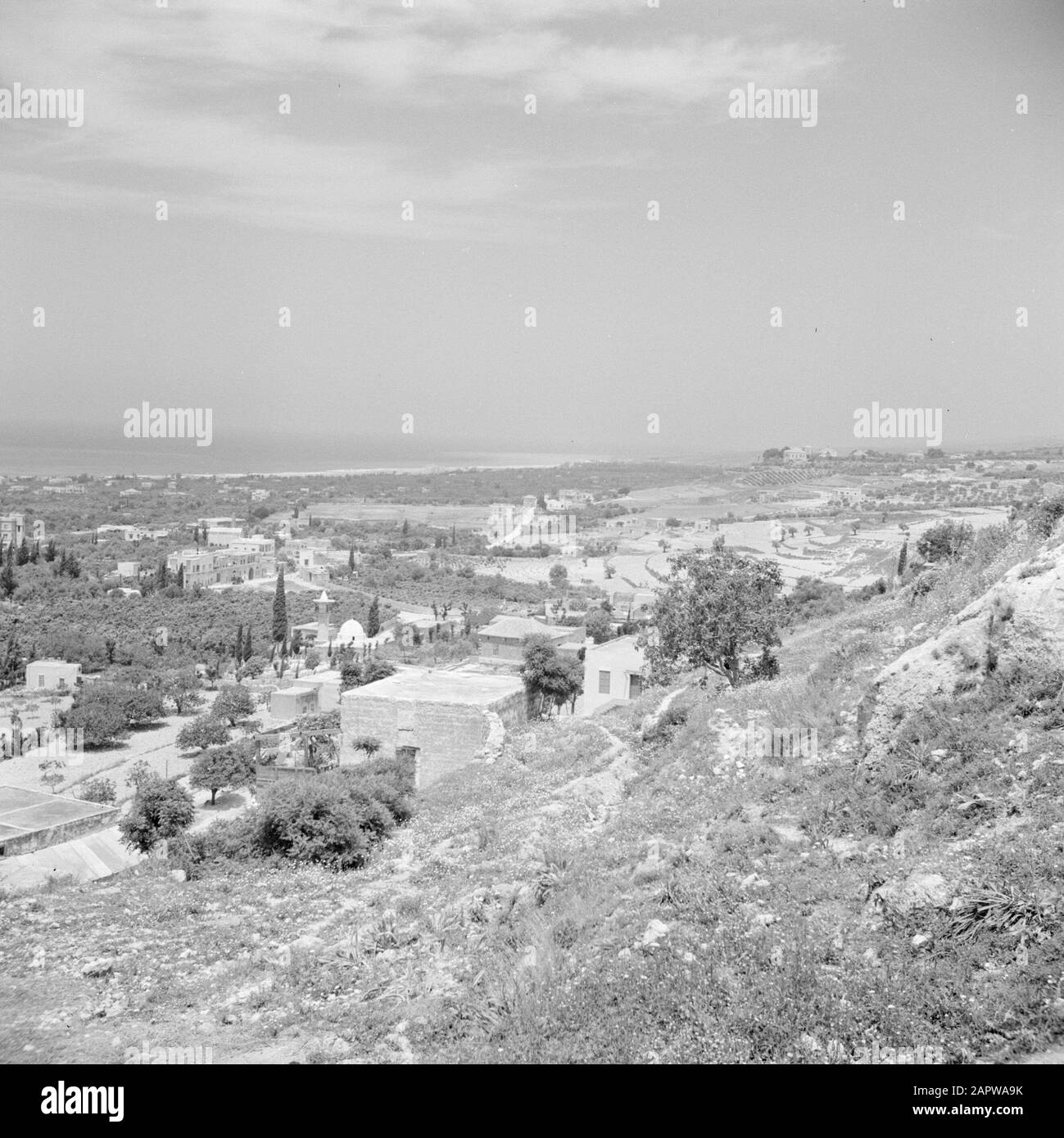 Medio Oriente 1950-1955: Libano costa mediterranea vicino a Saida, vista al Nord Data: 1950 luogo: Libano, Saida Parole Chiave: Villaggi, coste, panorama Foto Stock