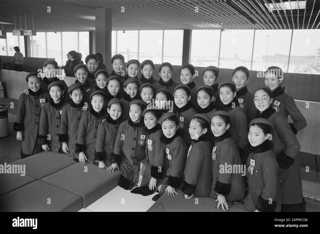Little Angels Of Korea A Schiphol Data: 27 Gennaio 1976 Località: Noord-Holland, Schiphol Foto Stock