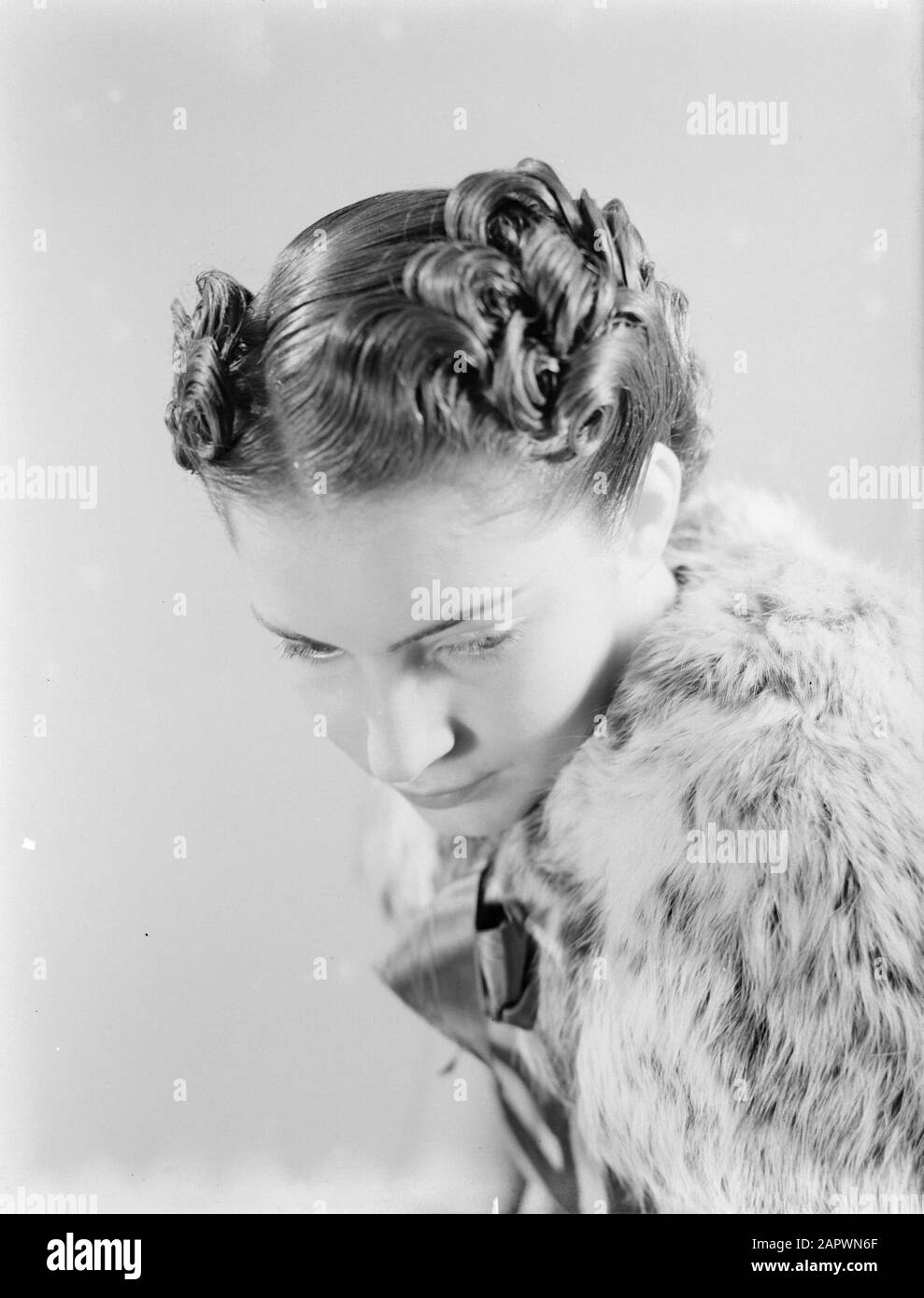 Pubblicità fotografia modello con acconciatura Data: Parole Chiave non date: Foto modelli, acconciature Foto Stock