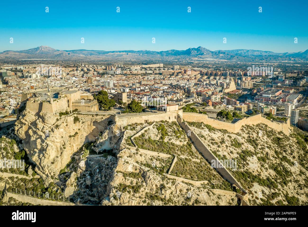 Veduta aerea del castello di Santa Barbara antica fortezza con vista panoramica in Alicante Spagna Foto Stock