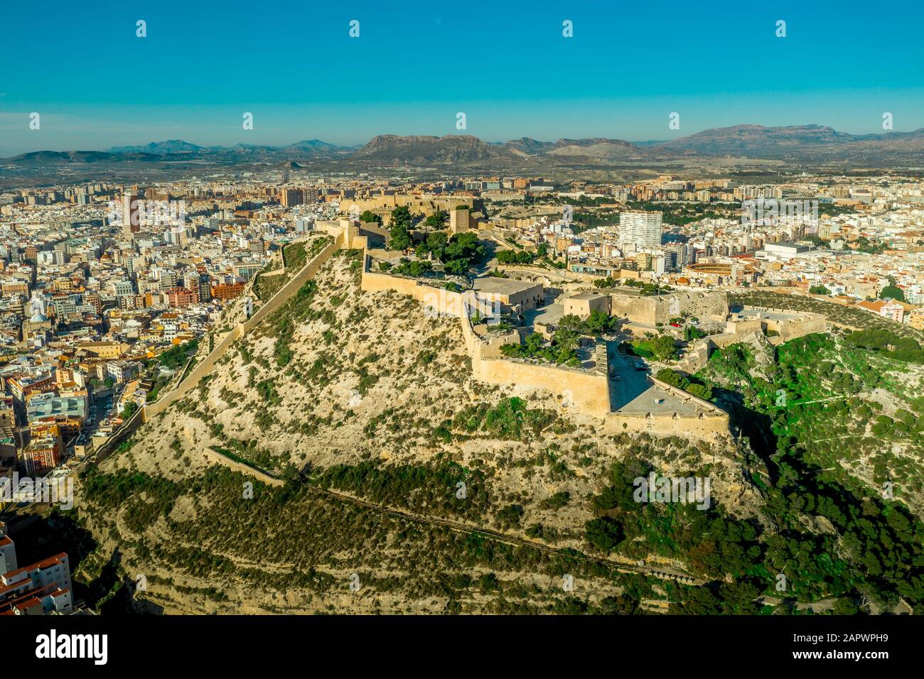 Veduta aerea del castello di Santa Barbara antica fortezza con vista panoramica in Alicante Spagna Foto Stock