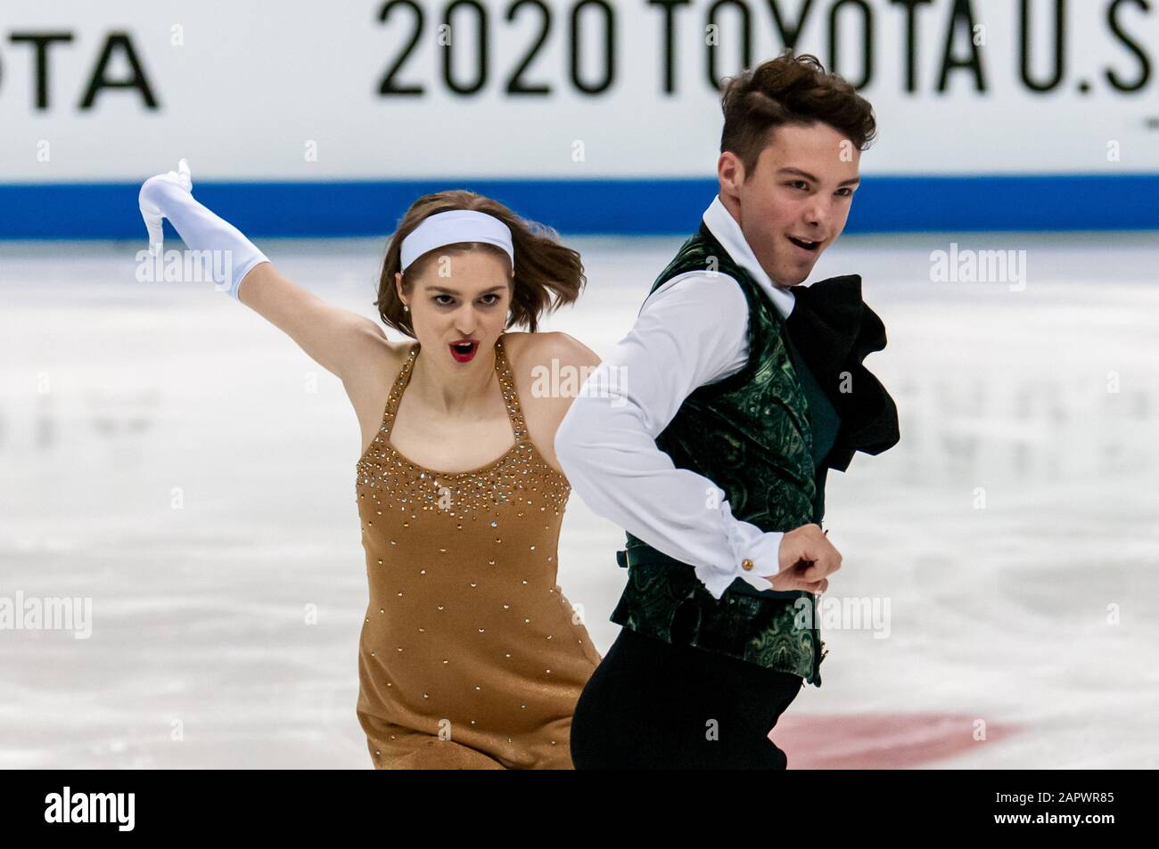 Greensboro, Carolina Del Nord, Stati Uniti. 24th Gen 2020. 24 gennaio 2020 ''' GREENSBORO, N.C., US - BAILEY MELTON & RYAN o'DONNELL da Stillwell, Kansas e Houston, competono nel Campionato Rhythm Dance durante il 2020 Toyota U.S. Figure Skating Championship al Greensboro Coliseum. I Campionati statunitensi sono la competizione finale di qualificazione prima che la U.S. Figure Skating denomini il 2020 World Figure Skating Team e il 2020 Four Continents Figure Skating Team. Credito: Timothy L. Hale/Zuma Wire/Alamy Live News Foto Stock