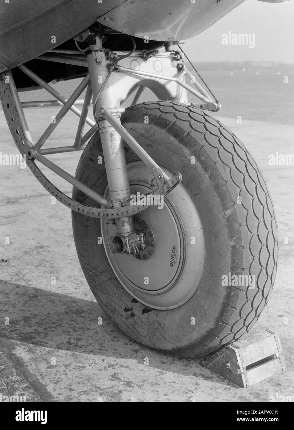 Aeroporto Berlin - Tempelhof base del Fokker F.XX PH-AIZ Silver Gull Data: Ottobre 1934 posizione: Berlino, Germania Parole Chiave: Aviazione, compagnie aeree, aerei, aeroporti Foto Stock