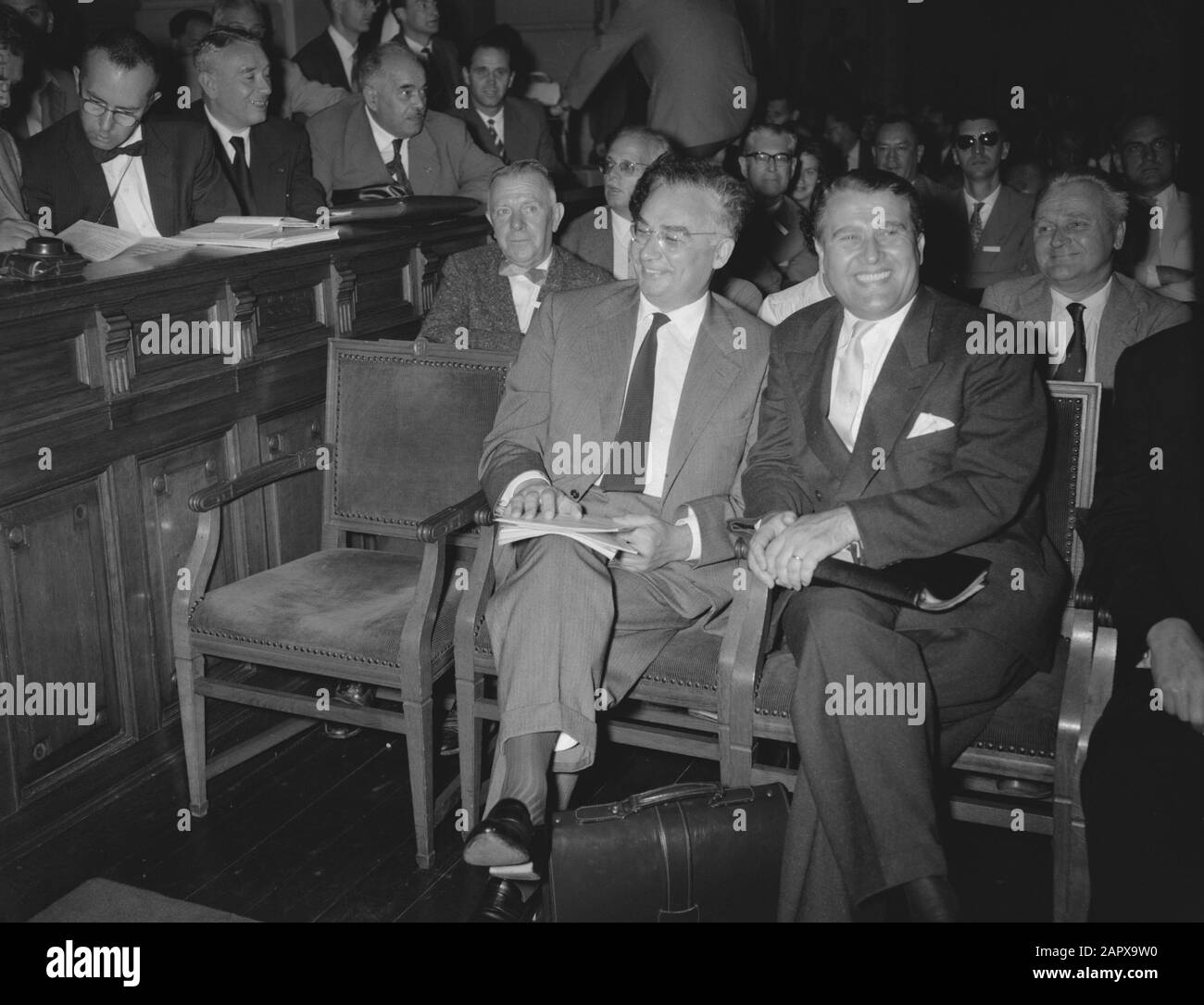 Space Congress Amsterdam V.u. Werner Von Braun + Sedov)/Affected Date: August 30, 1958 Location: Amsterdam, Noord-Holland Keywords: Space Congresses Nome Personale: Braun Werner Von Foto Stock