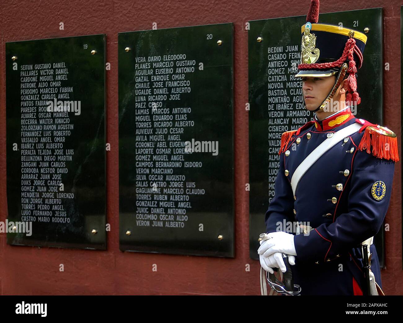 Soldato di Grenadier argentino al Monumento di Malvinas, Buenos Aires, Argentina Foto Stock