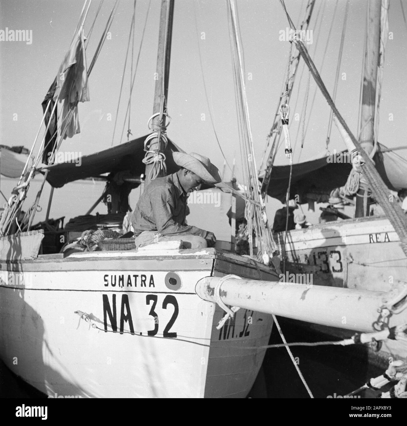 Viaggio in Suriname e le Antille Olandesi navi nel porto di Oranjestad su Aruba Data: 1947 Località: Aruba, Oranjestad Parole Chiave: Porti, popolazione indigena, navi Foto Stock
