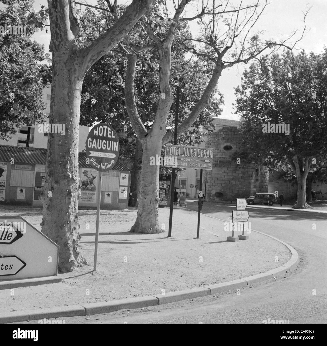 Viaggio in Francia Streetscape in Arles Data: Non data posizione: Arles, Francia Parole Chiave: Street images Foto Stock