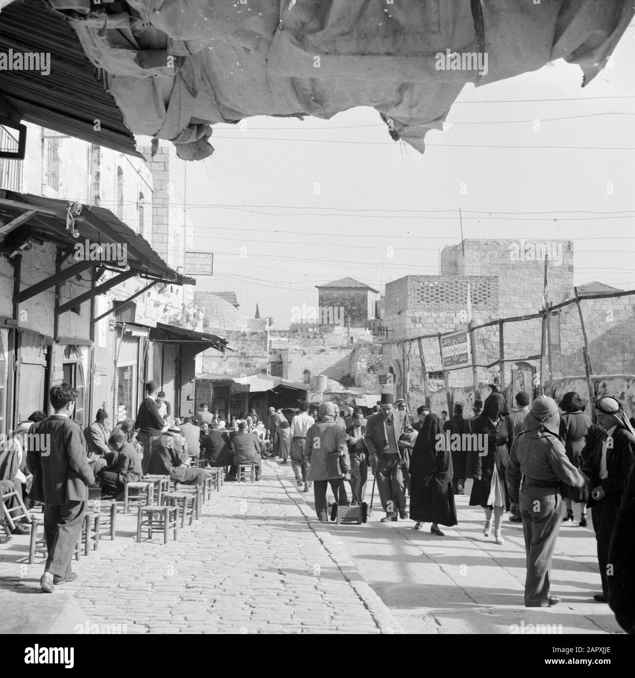 Medio Oriente 1950-1955: Jerusalem Street image city side Damasco Gate Annotation: Al momento della registrazione, Gerusalemme era in Giordania Data: 1950 luogo: Palestina, Gerusalemme, Giordania Parole Chiave: Street images Foto Stock