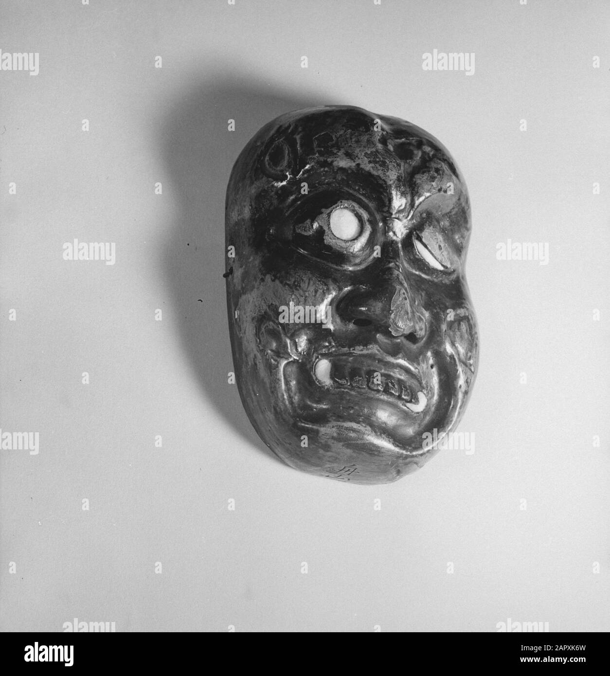 HIE [Olanda in Inghilterra]/Anefo serie London [Studiofoto: Indian mask] Data: 1941 posizione: Gran Bretagna Parole Chiave: Opere d'arte, maschere, seconda guerra mondiale Foto Stock