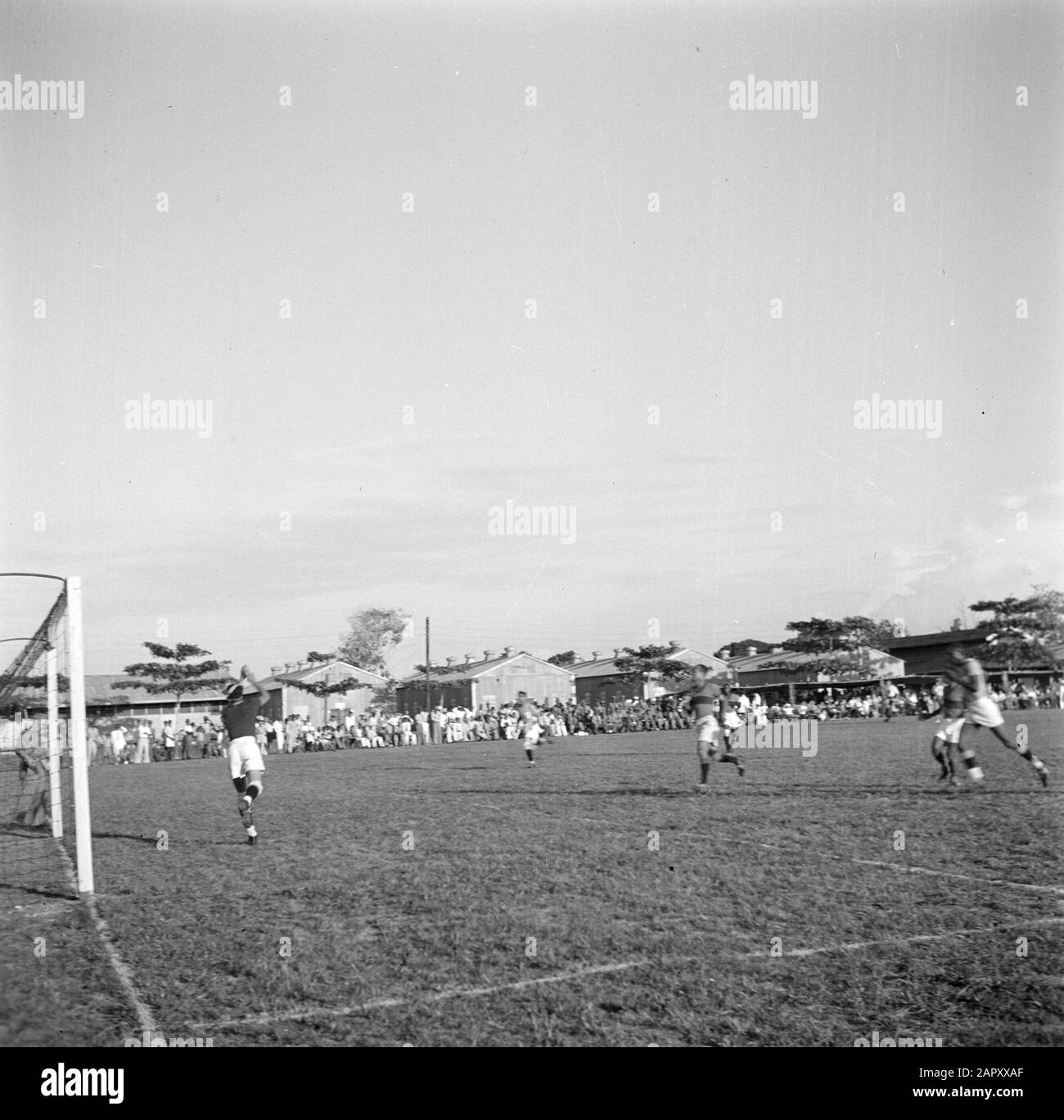 Viaggio in Suriname e Antille Olandesi Calcio in Paramaribo Data: 1947 luogo: Paramaribo, Suriname Parole Chiave: Calcio Foto Stock