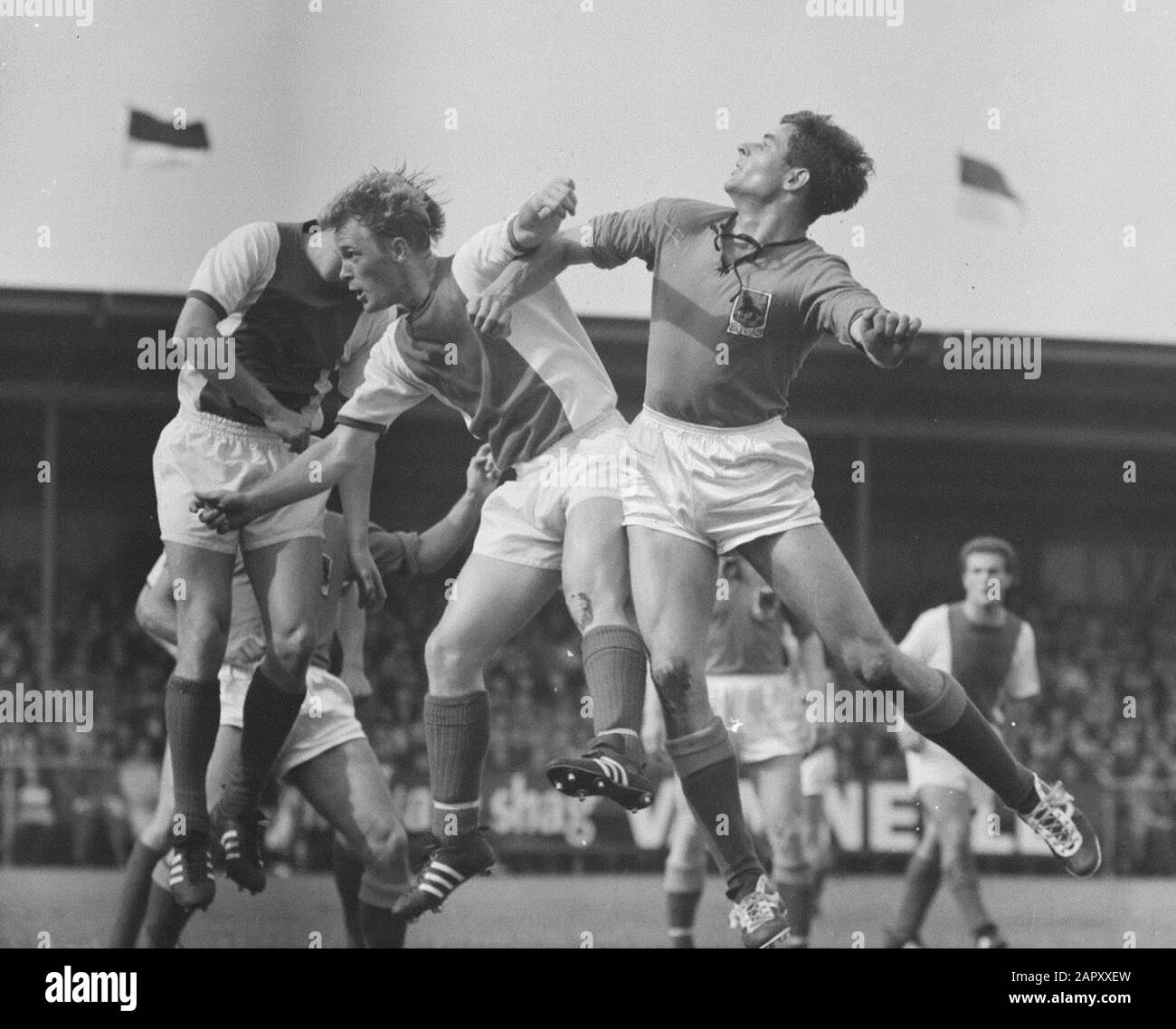 Volendam contro Ajax 4-5, titoli di Smit, Rising Thyme, dietro Pronk; Foto Stock