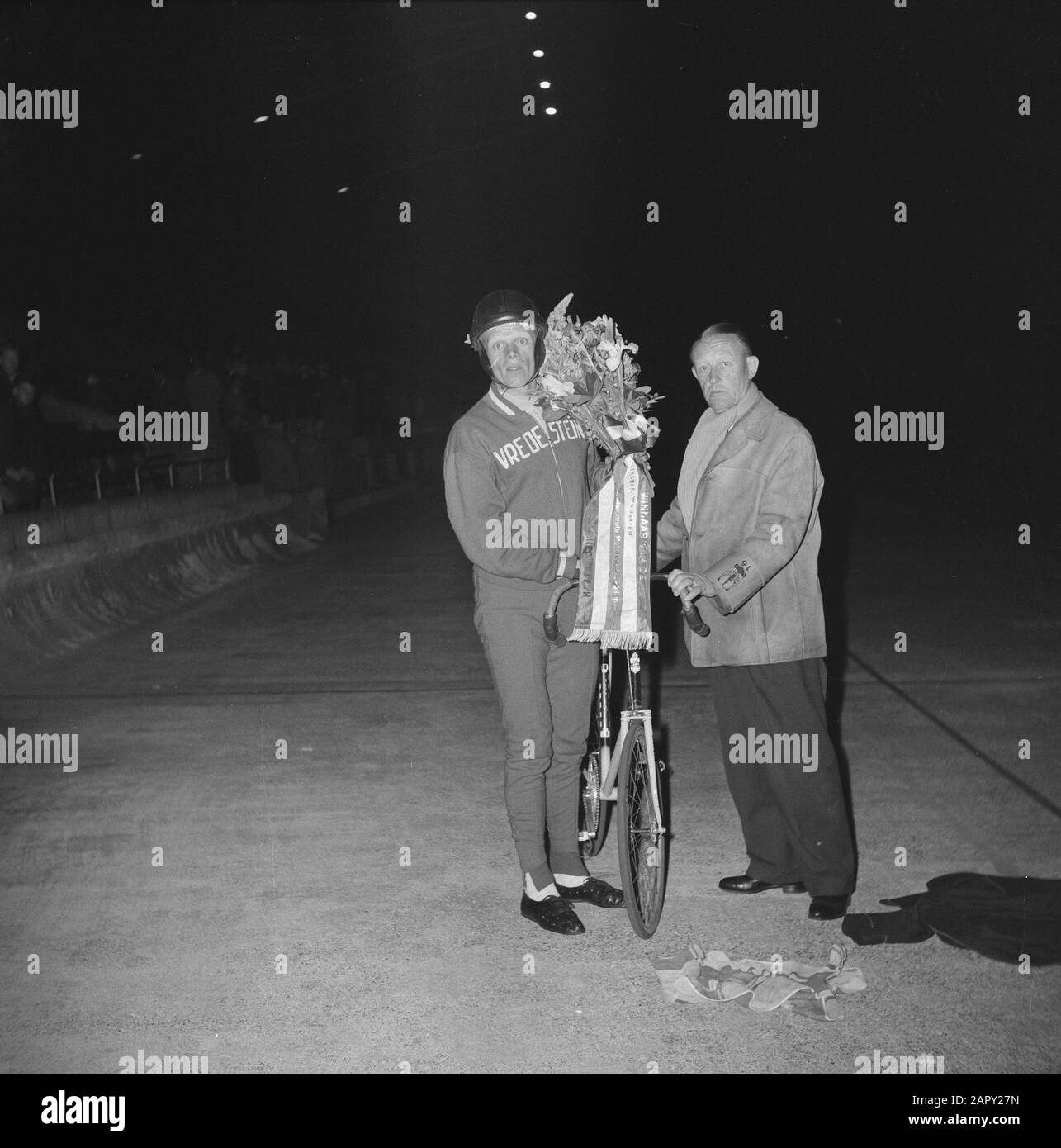 Apertura Della Stagione Di Lavoro. Arie Van Oudelingen Data: 28 Maggio 1961 Parole Chiave: Aperture, Ciclisti Foto Stock
