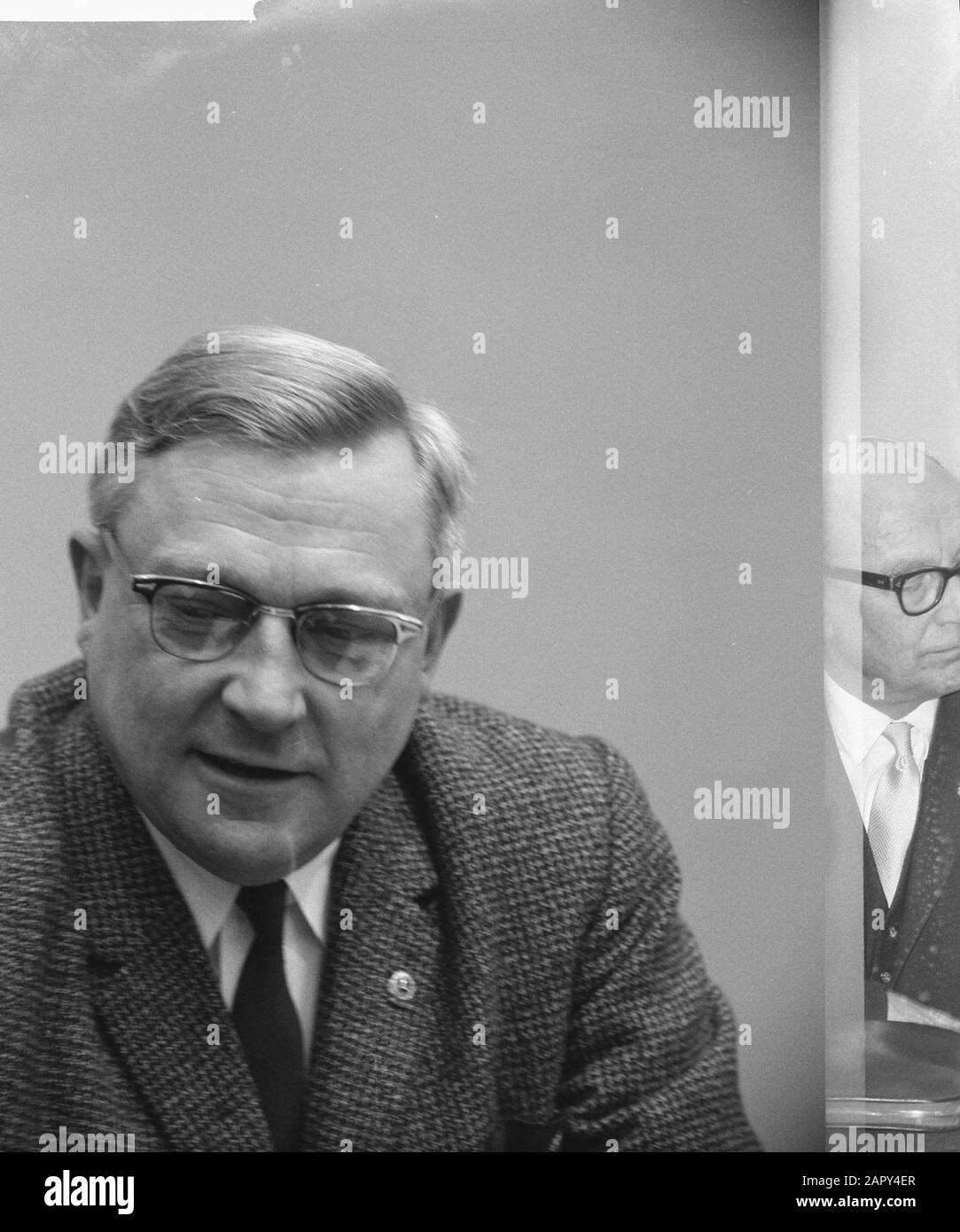 Per Stahl, presidente Lions International, a Schiphol. Per Stahl Data: 30 Gennaio 1962 Luogo: Noord-Holland, Schiphol Nome Personale: Stahl, Per Nome Istituto: Lions Club Foto Stock