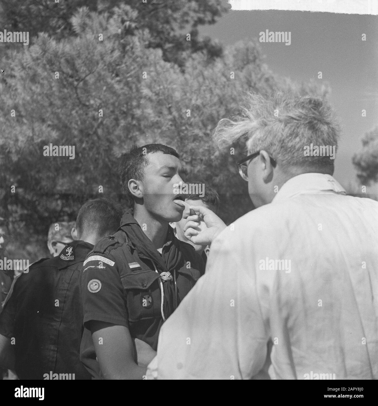 Jamboree 1963 Alla Marathon Grecia. Scout cattoliche in tutto il mondo con comune H. Mis e comunione Data: 12 agosto 1963 Località: Grecia Parole Chiave: Comunioni Nome dell'istituzione: Jamboree Foto Stock