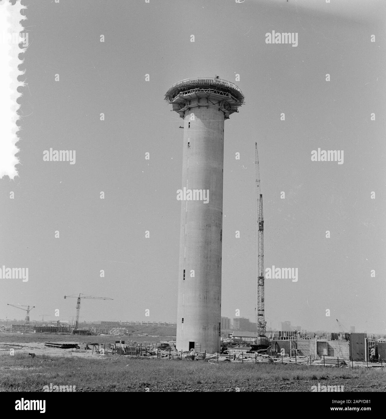 Torre cellulare PTT al Drentestraat (Buitenveldert) ad Amsterdam in costruzione Data: 26 agosto 1964 Località: Amsterdam, Buitenveldert Parole Chiave: Telecomunicazioni, torri Nome dell'istituzione: PTT Foto Stock