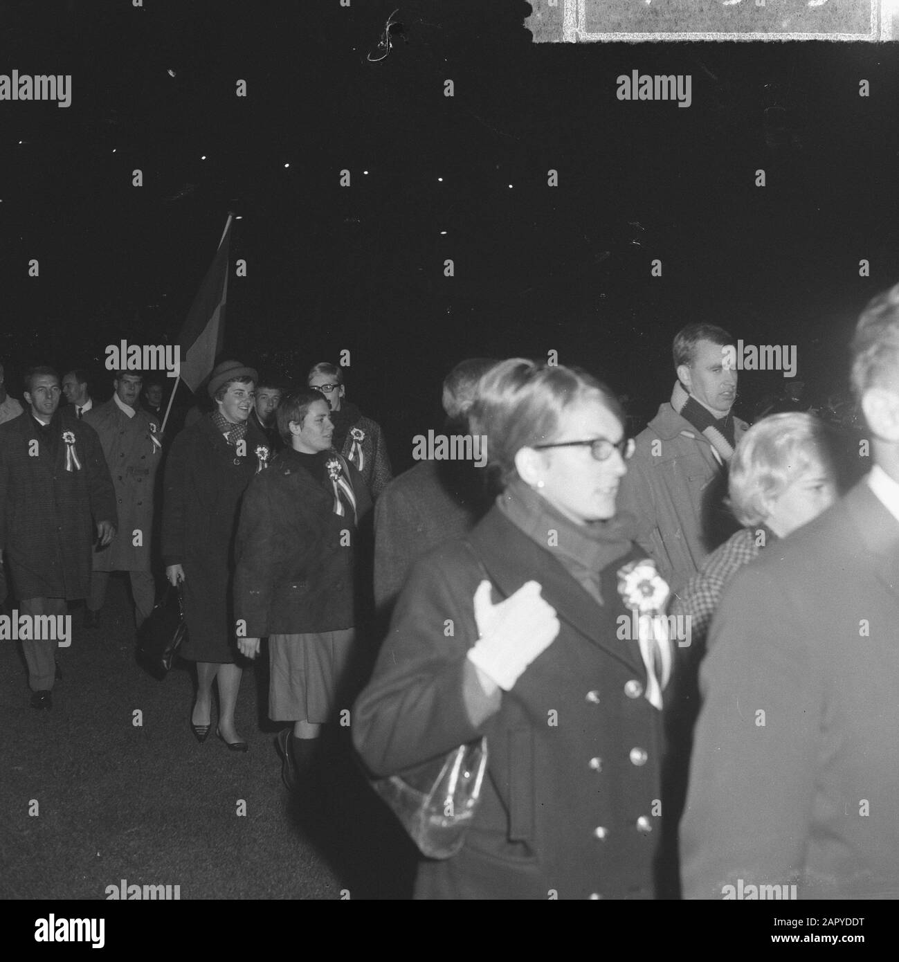 Huling squadra olimpica, i partecipanti entrano nello Stadio Olimpico Data: 4 Novembre 1964 Parole Chiave: Partecipanti, onori, squadre Foto Stock