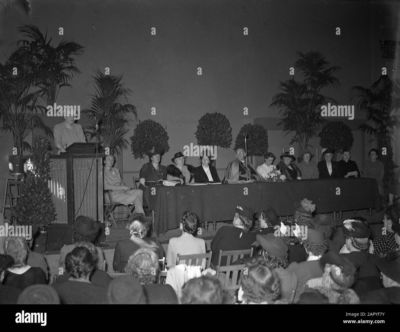 Incontro Movimento Cattolico delle Donne a Utrecht Data: 21 aprile 1948 Località: Utrecht Parole Chiave: Movimento delle donne, Incontri Foto Stock