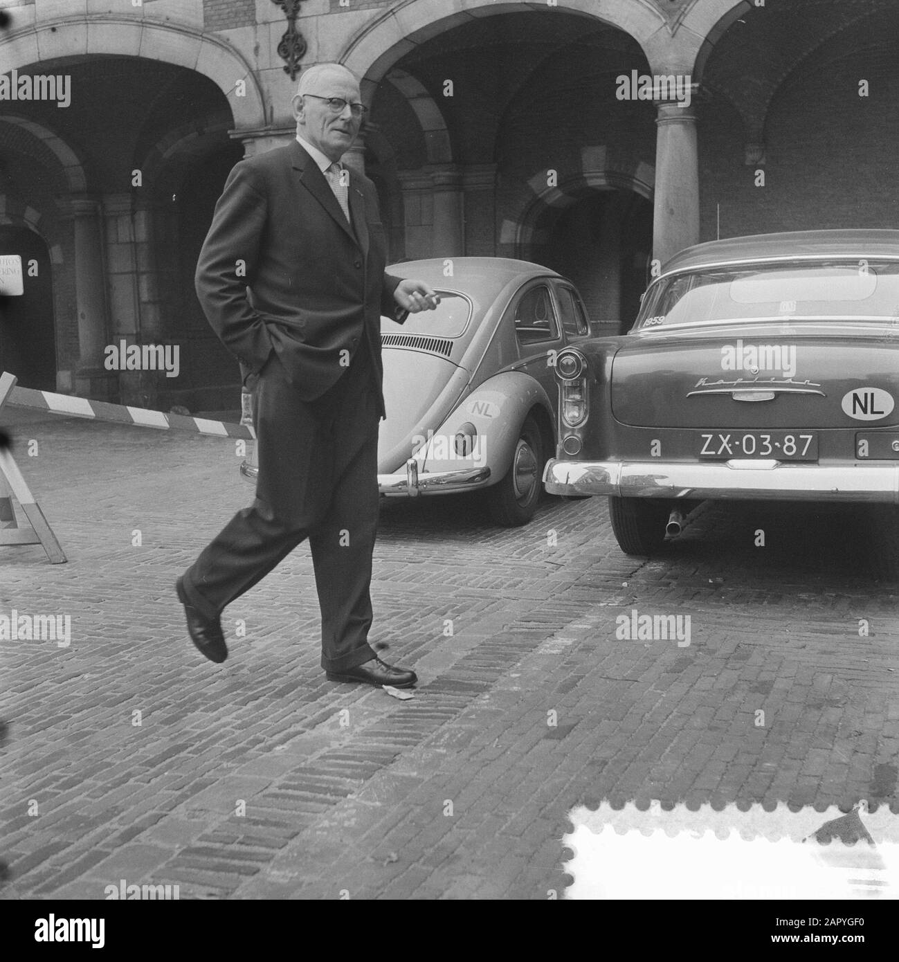 Cabinet formateur riceve diversi min. Candidati professore P. Van Berkum Data: 10 aprile 1959 Foto Stock