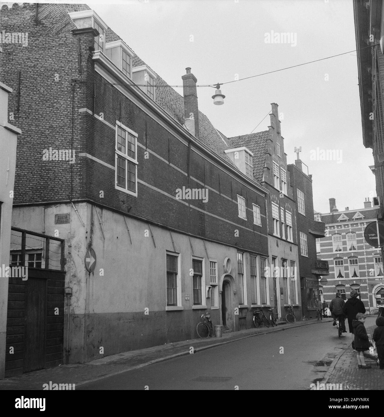 Volkscredietbank per Haarlem e dintorni sarà liquidata il 31 dicembre prossimo Data: 27 dicembre 1960 Località: Haarlem Parole Chiave: Banche, liquidate Institutionname: Volks Credit Bank Foto Stock